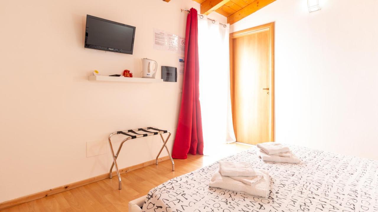 Spapparra B&B Càbras Exterior foto